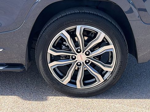 Used 2018 GMC Terrain Denali w/ Advanced Safety Package image 5