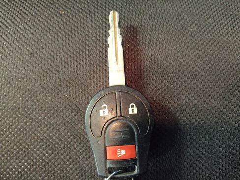 Used 2015 Nissan Rogue S FWD image 32
