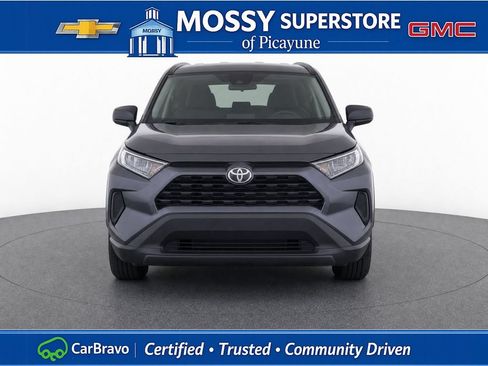 Used 2021 Toyota RAV4 LE FWD image 17