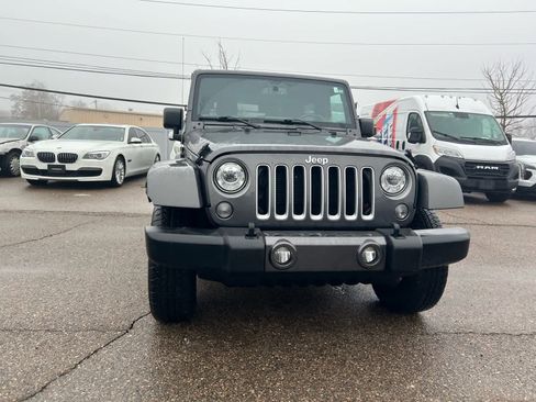 Certified 2018 Jeep Wrangler Sahara w/ Connectivity Group image 6
