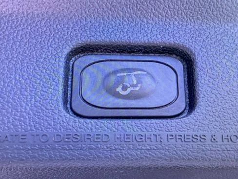 Used 2019 Ford Explorer XLT w/ Equipment Group 202A AWD/4WD image 15