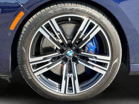 Used 2023 BMW 760i xDrive AWD/4WD image 25
