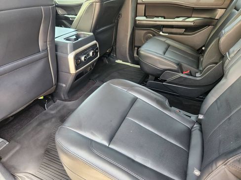 Used 2022 Ford Expedition XLT RWD image 28