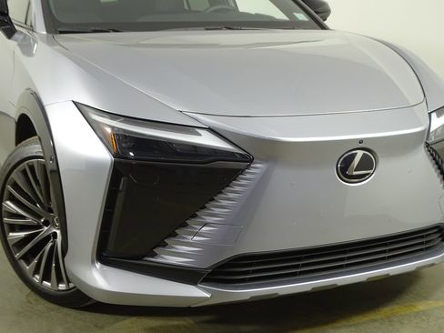 Used 2024 Lexus RZ 450e Premium w/ Accessory Package (Z1) image 39