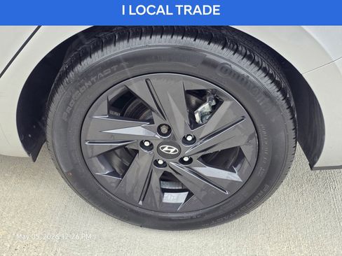 Used 2022 Hyundai Elantra SEL w/ Convenience Package FWD image 17