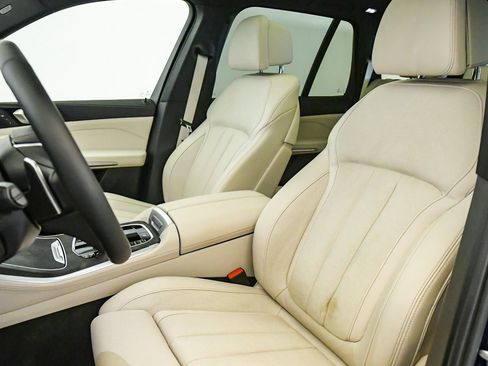 Certified 2022 BMW X5 sDrive40i w/ Luxury Seating Package RWD image 18