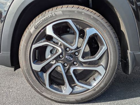 New 2025 Chevrolet Trax RS w/ Sunroof Package image 29