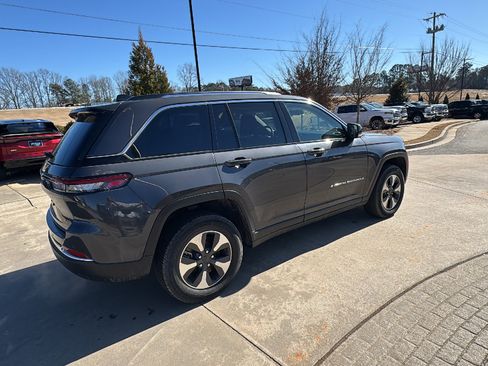 Used 2023 Jeep Grand Cherokee 4WD 4xe image 8