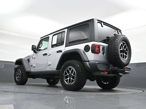 Used 2024 Jeep Wrangler Unlimited Rubicon AWD/4WD image 35