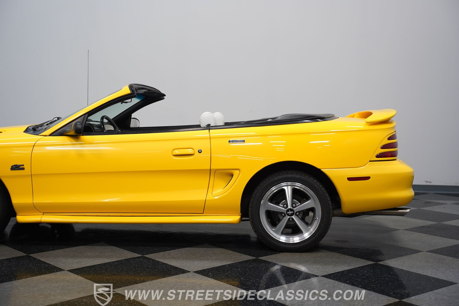 Used 1995 Ford Mustang GT RWD image 22