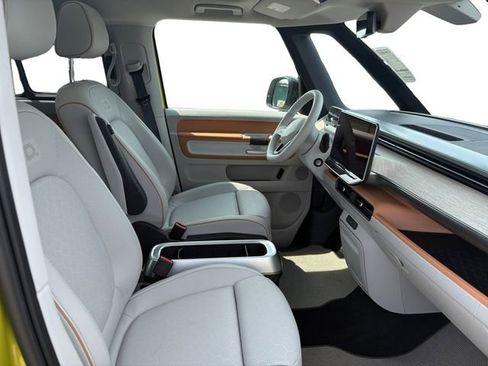 New 2025 Volkswagen ID. Buzz Pro S Plus image 15