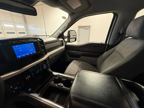 Used 2023 Ford F250 XLT w/ FX4 Off-Road Package AWD/4WD image 23