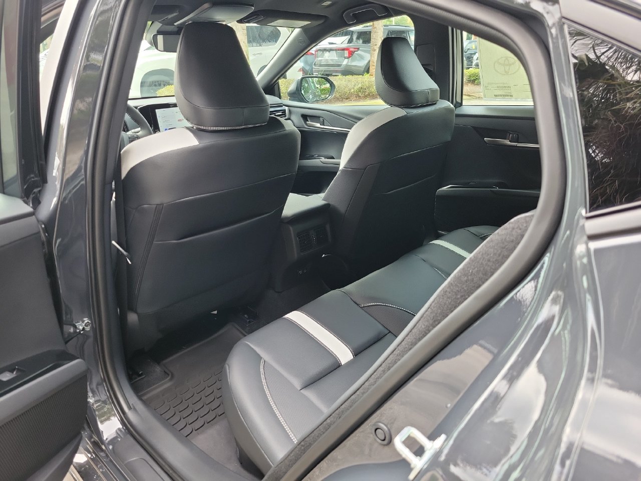 Used 2026 Toyota Camry SE w/ Convenience Package FWD image 10
