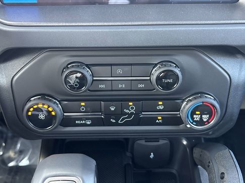 New 2025 Ford Bronco Badlands image 21