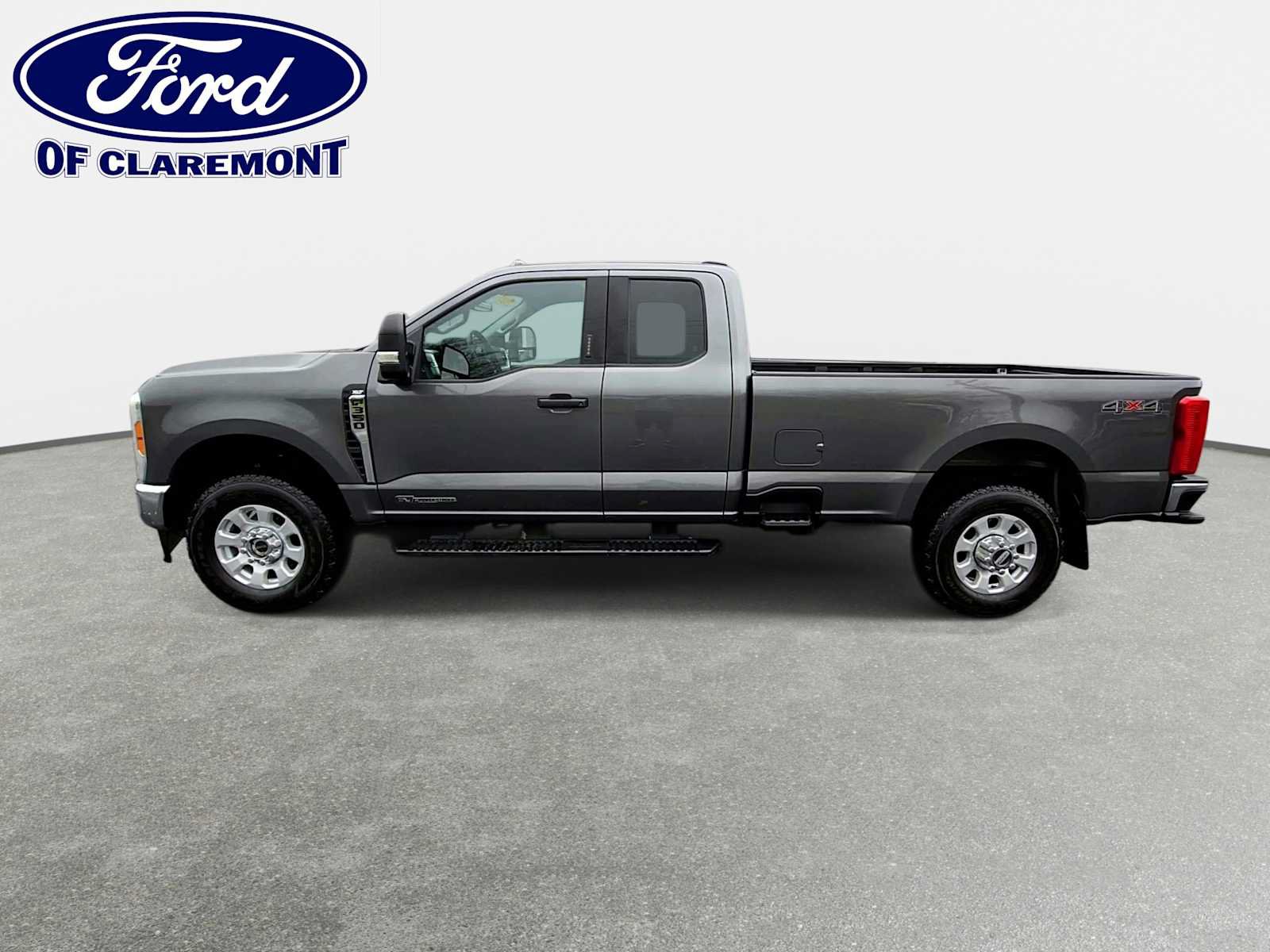 Used 2023 Ford F350 XLT w/ Snow Plow Prep Package AWD/4WD image 5
