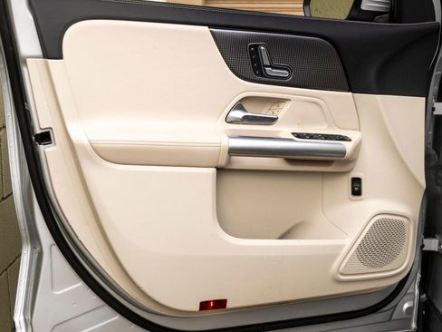 Used 2023 Mercedes-Benz GLA 250 image 12