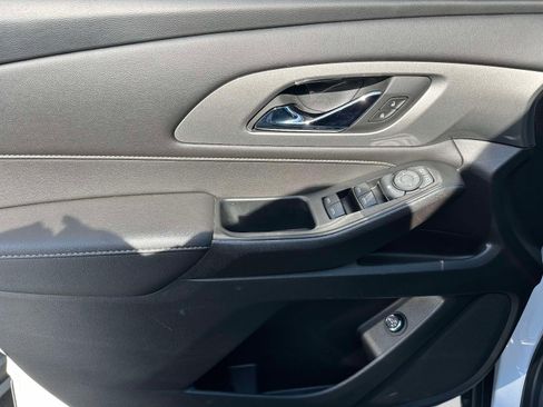 Certified 2023 Chevrolet Traverse LT image 18