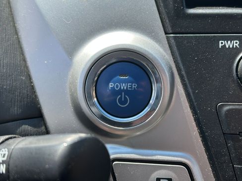 Used 2012 Toyota Prius V Two image 20