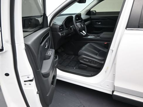 Used 2019 Ford F250 XL w/ Power Equipment Group AWD/4WD image 11