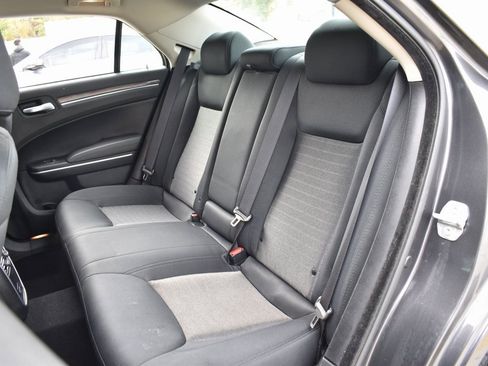 Used 2022 Chrysler 300 Touring w/ Sport Appearance Package image 16