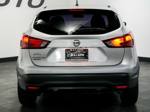 Used 2019 Nissan Rogue Sport S FWD image 5