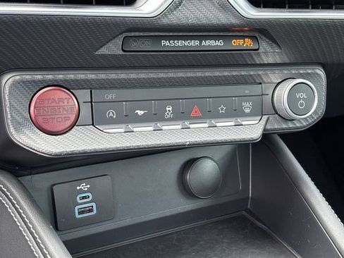 Used 2025 Ford Mustang GT Premium RWD image 17