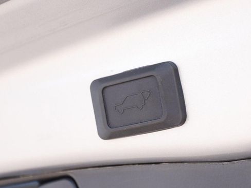 Used 2023 Toyota RAV4 XLE w/ Convenience Package AWD/4WD image 8