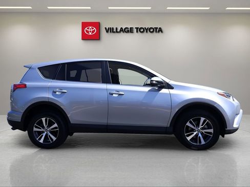 Certified 2018 Toyota RAV4 XLE AWD/4WD image 6