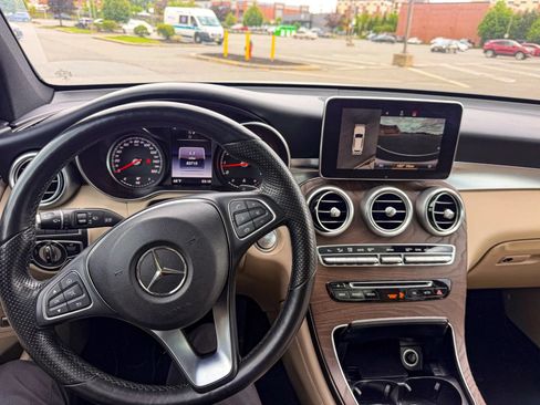 Used 2018 Mercedes-Benz GLC 300 4MATIC image 13
