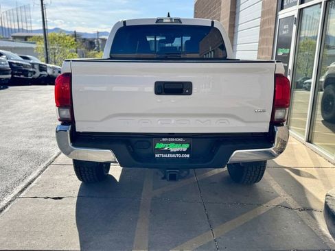 Used 2018 Toyota Tacoma TRD Off-Road image 3