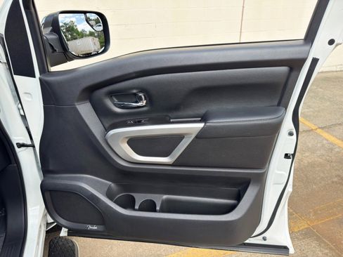 Used 2020 Nissan Titan SL w/ Protection Package 1 AWD/4WD image 43