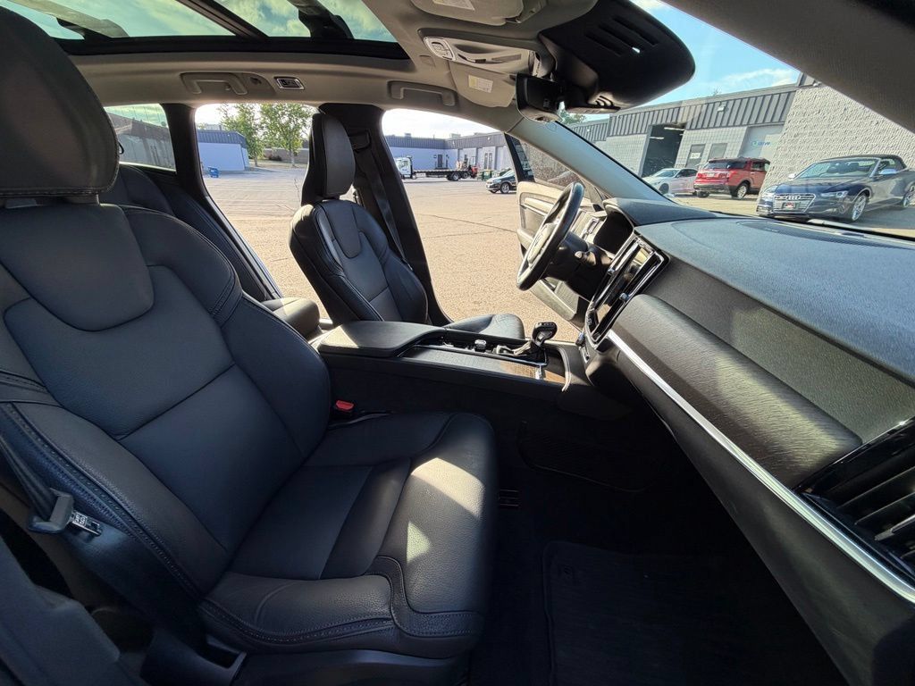 Used 2020 Volvo V90 T6 Cross Country w/ Protection Package Premier AWD/4WD image 30