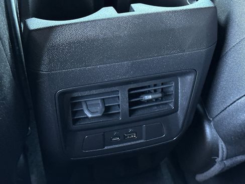 Used 2025 GMC Canyon Elevation w/ Convenience Package image 15