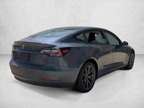 Used 2022 Tesla Model 3 Standard Range RWD image 5