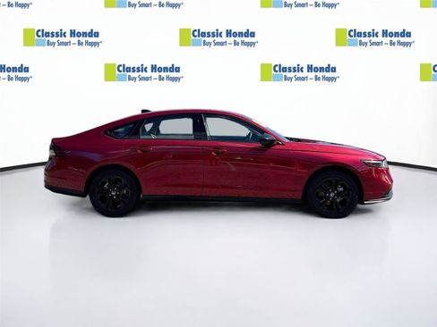 Certified 2025 Honda Accord SE image 9