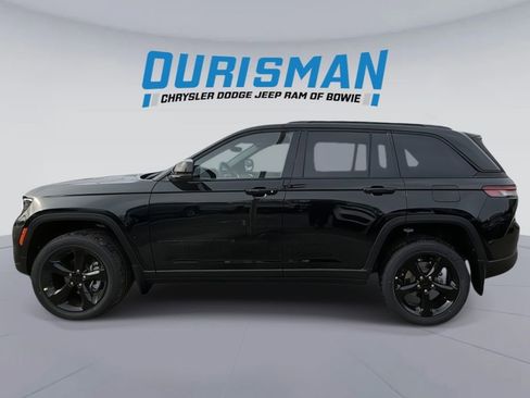 New 2025 Jeep Grand Cherokee Altitude w/ MOPAR Finishing Package image 3