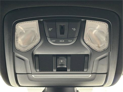 Used 2019 RAM 2500 Big Horn image 25