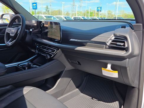 New 2026 Chevrolet Traverse LT w/ Driver Confidence Package AWD/4WD image 7