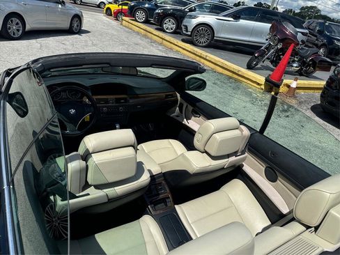 Used 2013 BMW 335i Convertible image 25