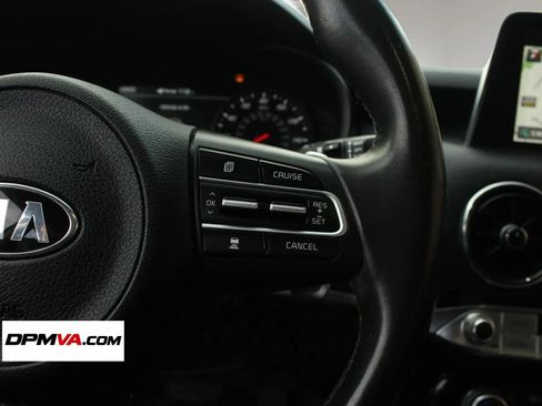 Used 2018 Kia Stinger Premium RWD image 28