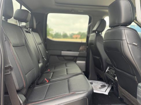 Used 2023 Ford F250 Lariat w/ Lariat Ultimate Package AWD/4WD image 34