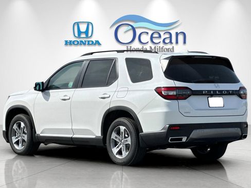 New 2026 Honda Pilot EX-L image 3