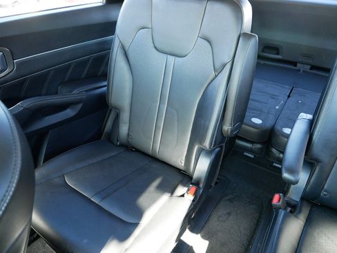 Certified 2022 Kia Sorento SX image 12