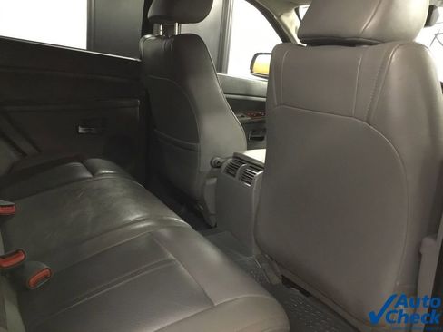 Used 2005 Jeep Grand Cherokee Limited image 30