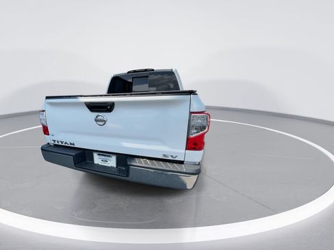Used 2018 Nissan Titan SV RWD image 7