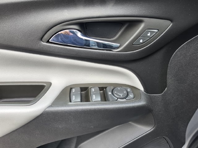 Used 2023 Chevrolet Equinox LS w/ LS Convenience Package FWD image 18
