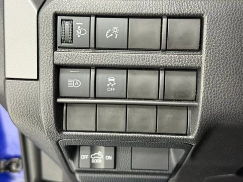 Used 2025 Toyota Tacoma SR5 w/ SR5 Upgrade Package image 11