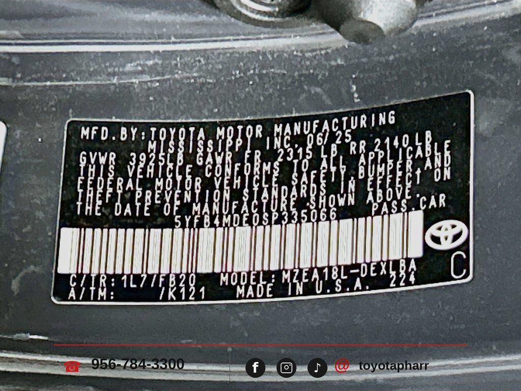 Used 2025 Toyota Corolla LE FWD image 28