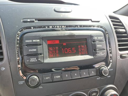 Used 2018 Kia Forte LX image 23