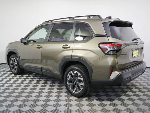 Used 2026 Subaru Forester Premium AWD/4WD image 3